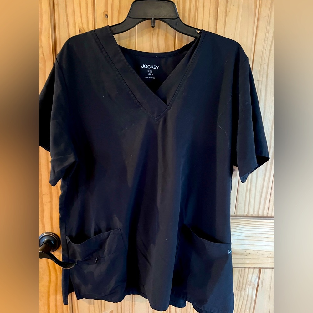 Jockey scrub top